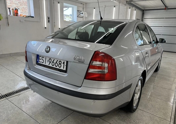 Skoda Octavia cena 15900 przebieg: 221400, rok produkcji 2008 z Sieradz małe 191